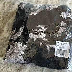 Woman’s New in Package Spiritual Gangster Floral Robe OS